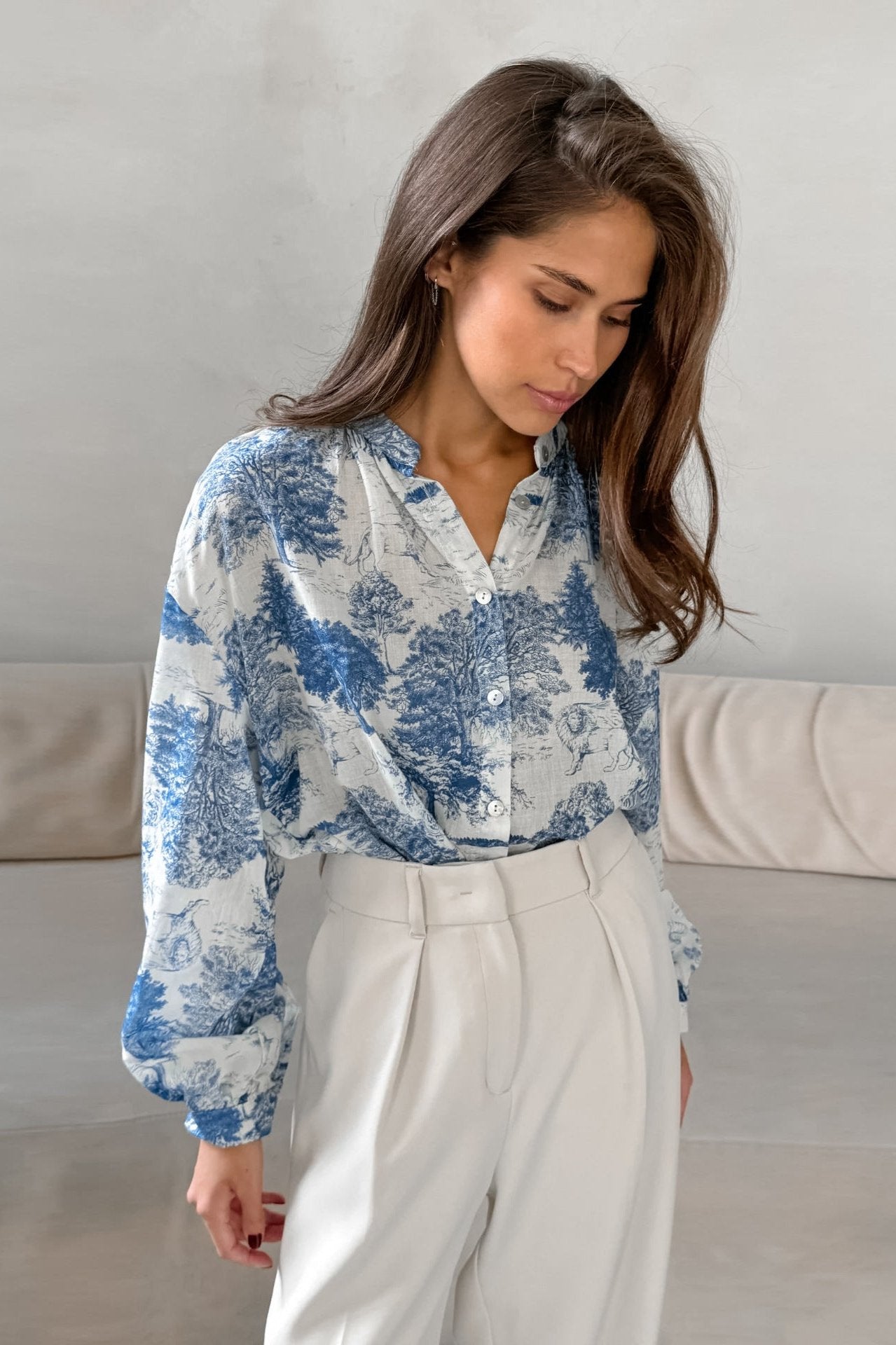 Elegant Long Sleeve Graphic Printed Collared Blouse