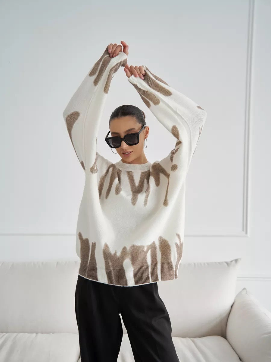 Women's oversized sweater - Modern print knitted sweater with round neckline